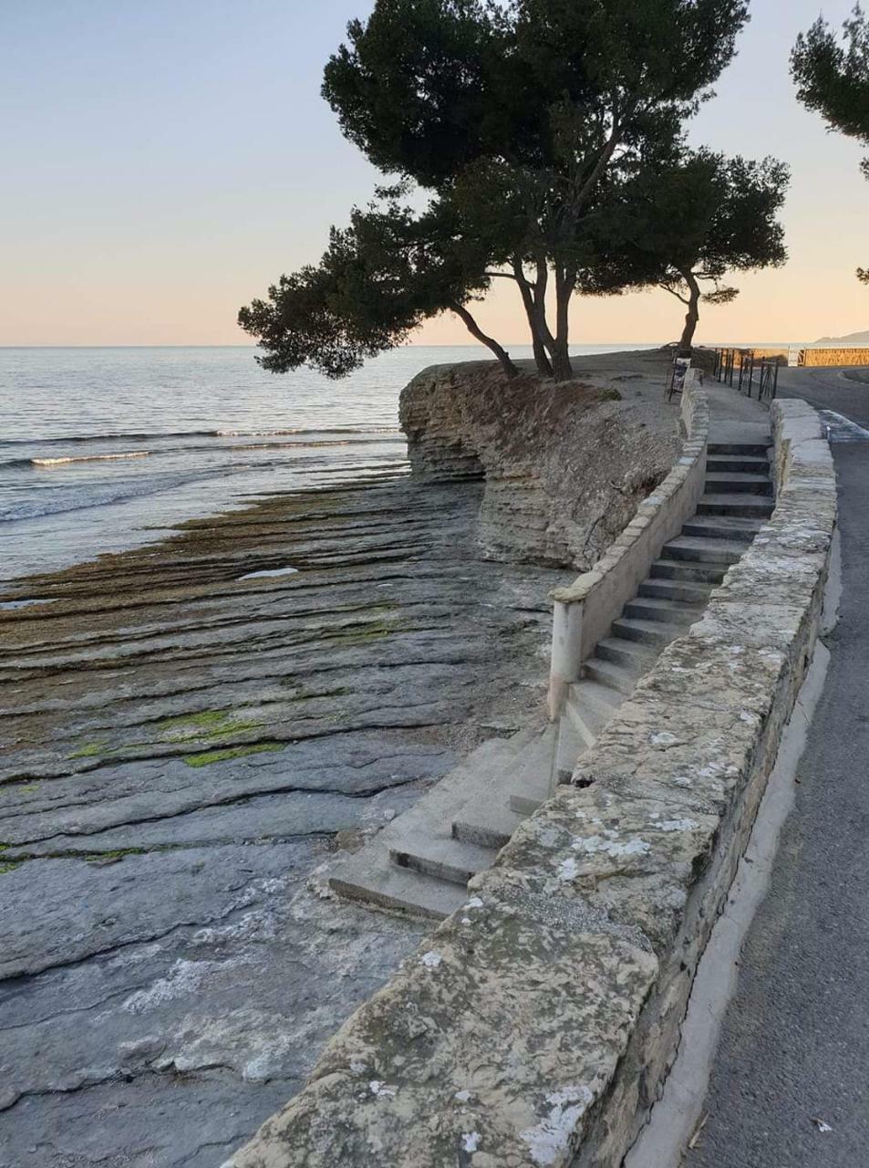 Studio Le Peneque Des Anges La Ciotat Exterior photo